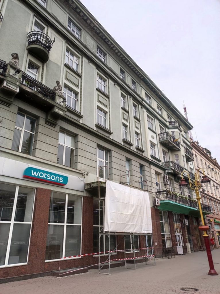У Франківську власники своїм коштом реставрують фасади пам'яток архітектури ФОТО