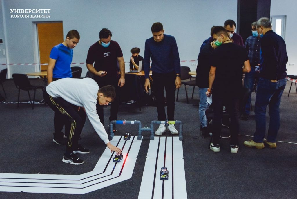 У Івано-Франківську провели змагання трекових роботів RoboSprint ФОТО