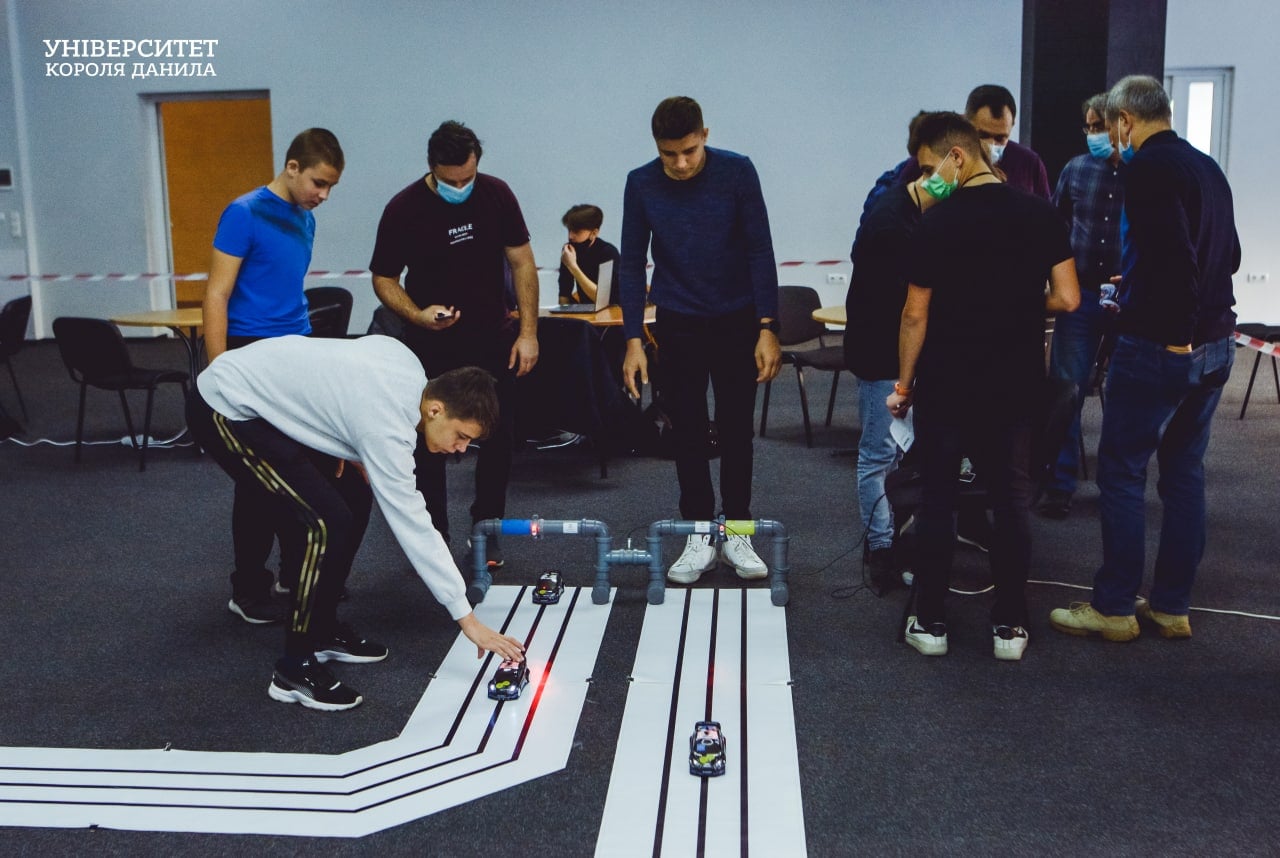 У Івано-Франківську провели змагання трекових роботів RoboSprint ФОТО