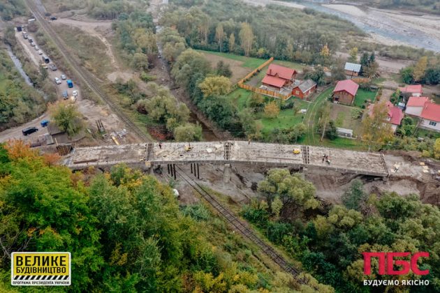 У селищі Делятин капітально ремонтують міст ФОТО