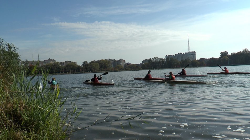 У Франківську відбулося закриття сезону та кубок області з веслування на байдарках та каное ФОТО та ВІДЕО