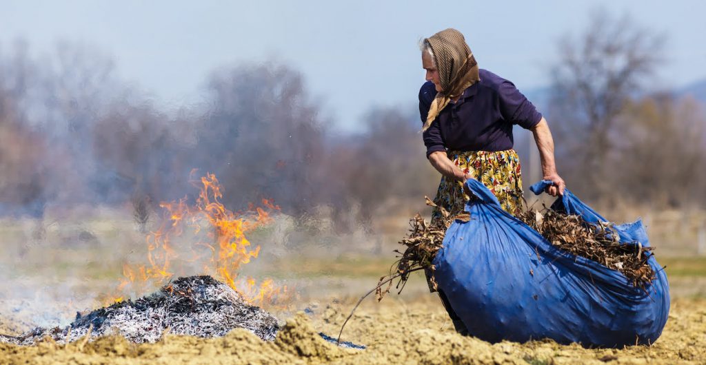 Прикарпаття у вогні: за добу більше двох десятків пожеж, більшість – через спалення сухостою