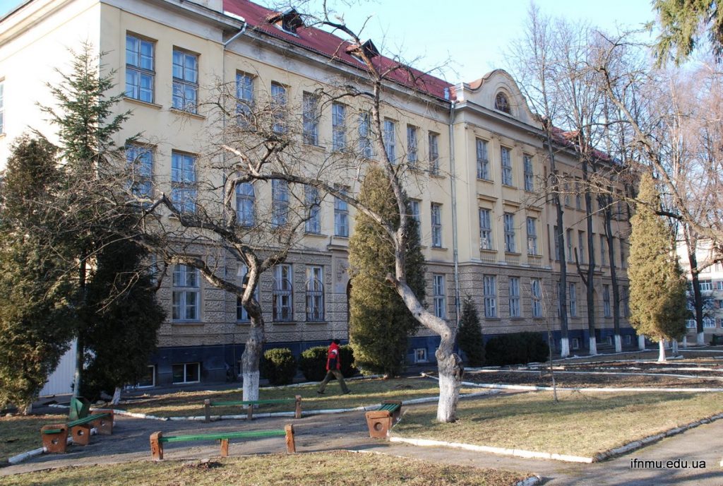 Франківська лікарня заповнена на 100% хворими на COVID-19