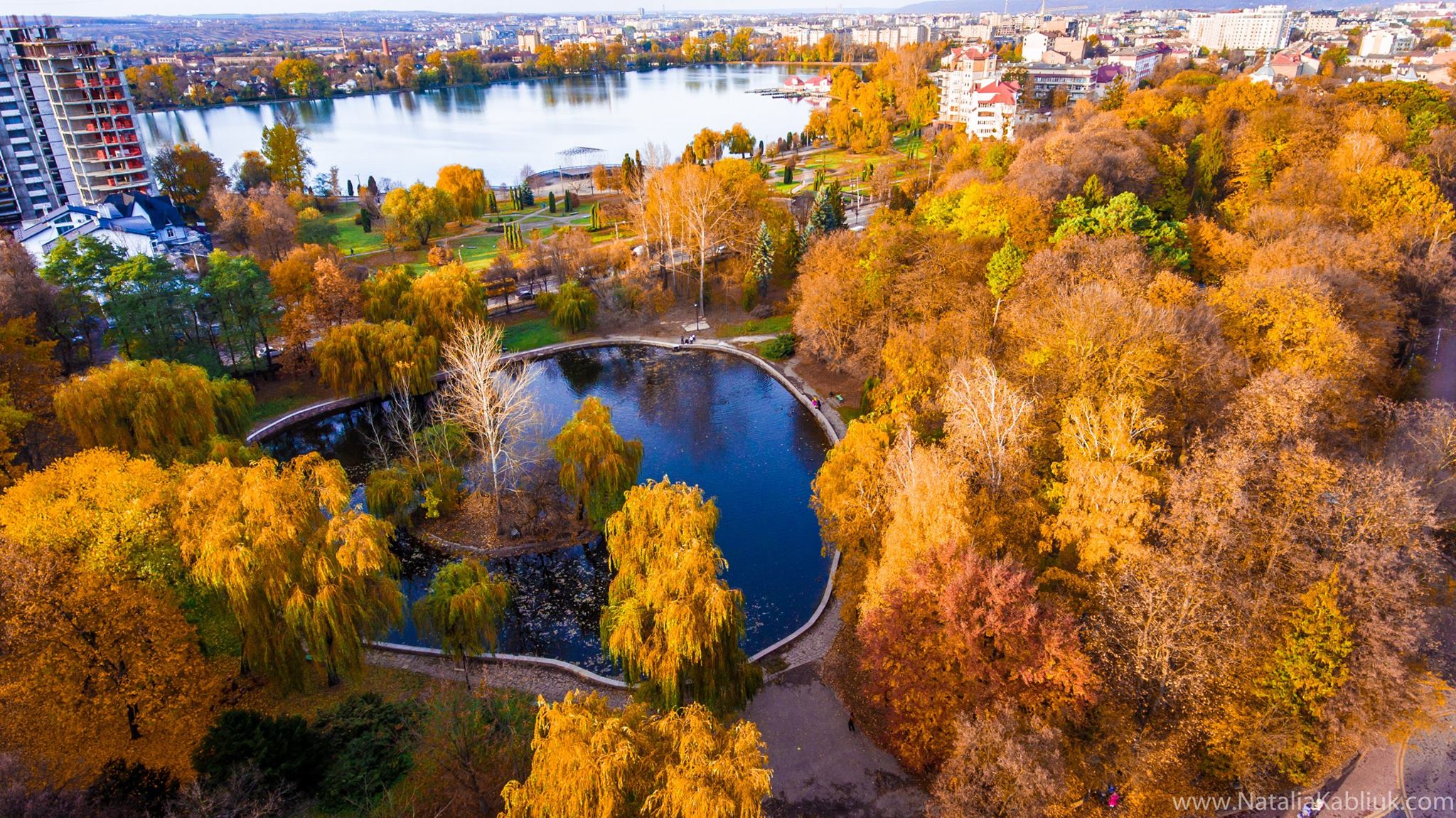 «Бабине літо» затримається на Прикарпатті ще на тиждень