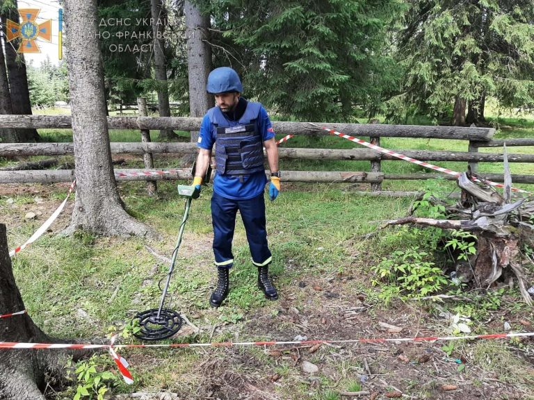 На Франківщині продовжують виявляти значну кількість вибухонебезпечних предметів з часів минулих воєн