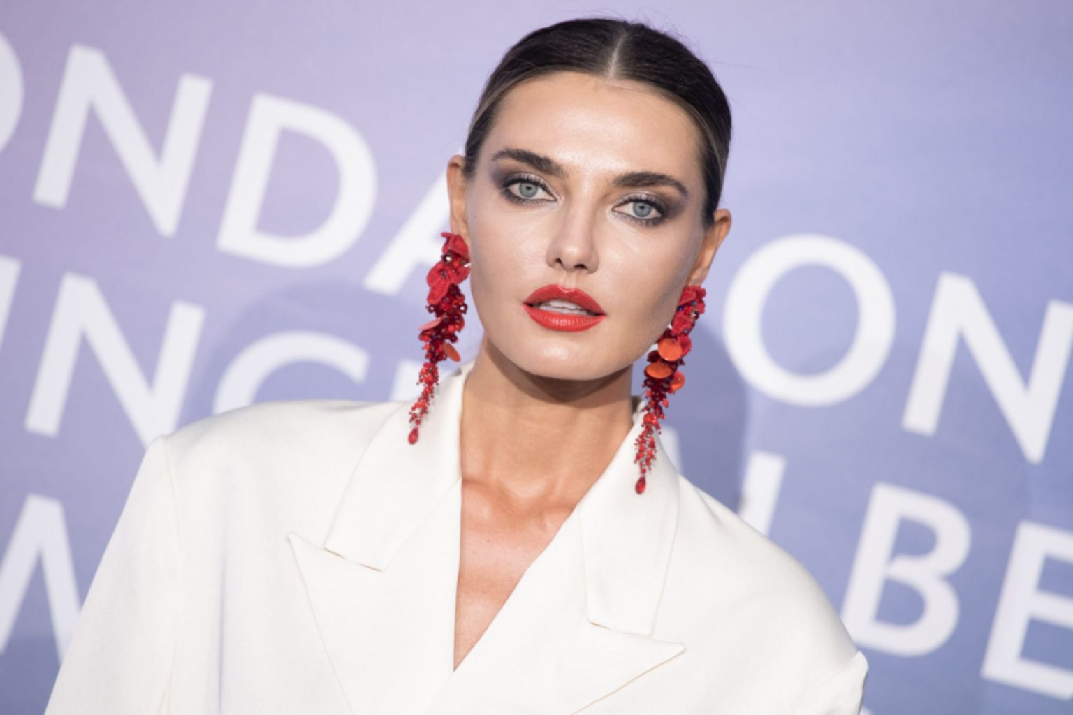 Українська супермодель оголила груди та сідниці для пікантної фотосесії Фото 18+