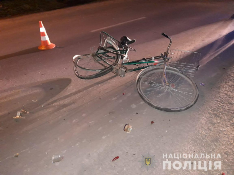 На Франківщині під колеса позашляховика потрапив велосипедист - водій двоколісного не вижив