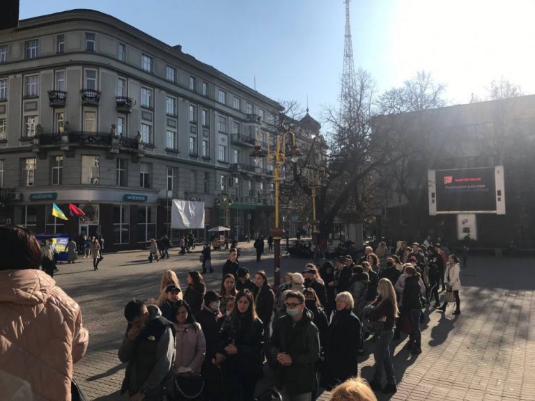 Через ажіотах у одному з Франківських вишів відкриють пункт вакцинації