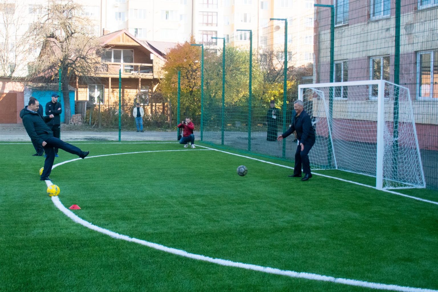 У одному з франківських ліцеїв відкрили сучасний спортивний майданчик