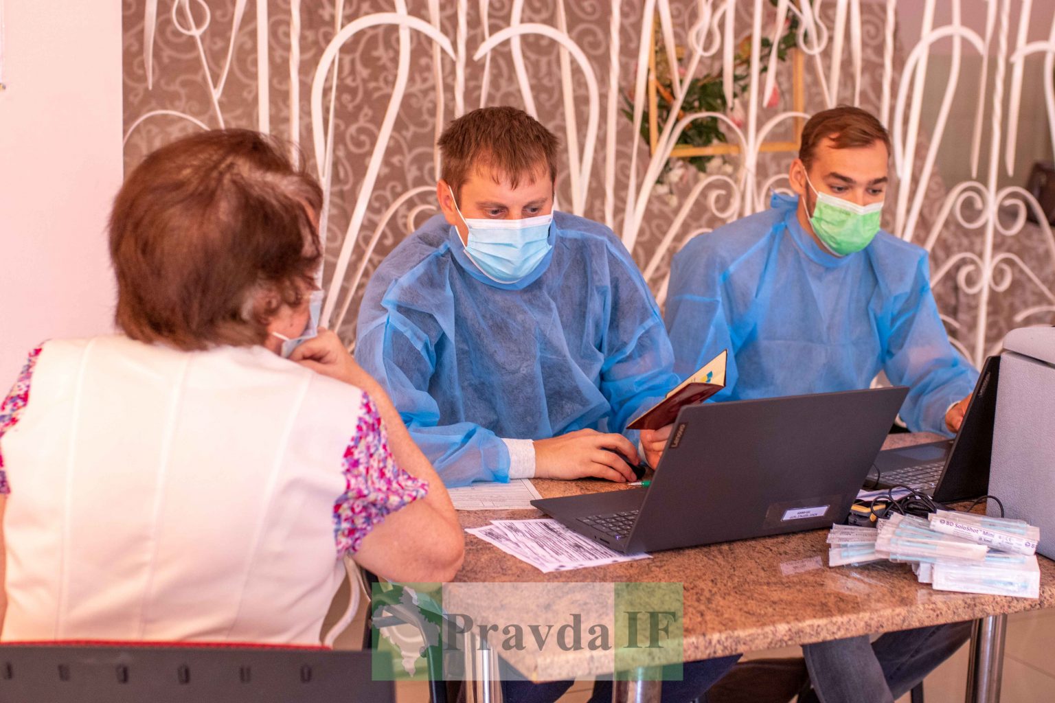 Стало відомо, за яких умов прикарпатські вчителі мають право не вакцинуватися від COVID-19