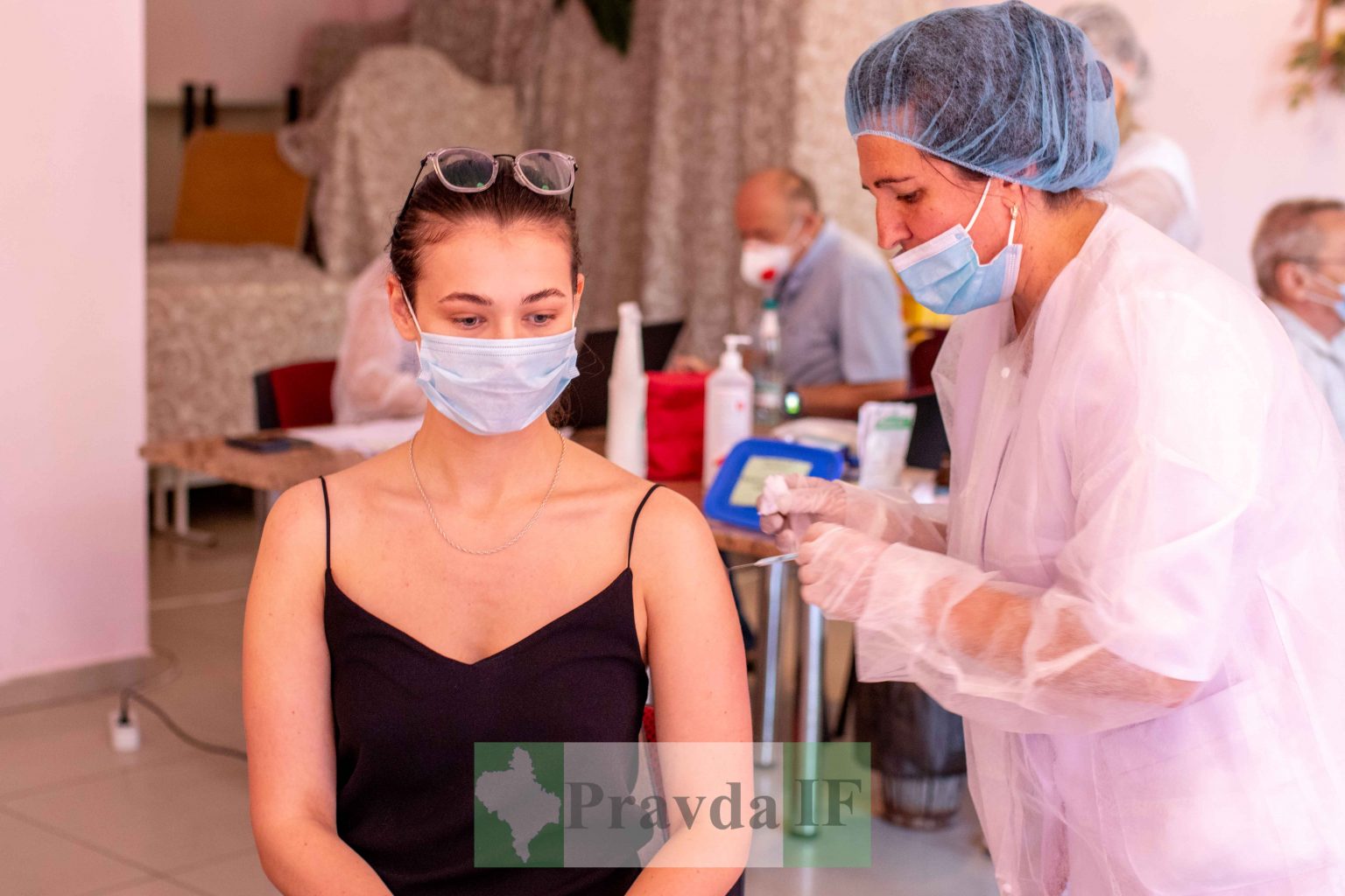 За минулу добу на Прикарпатті від COVID-19 вакцинвано більше восьми тисяч людей