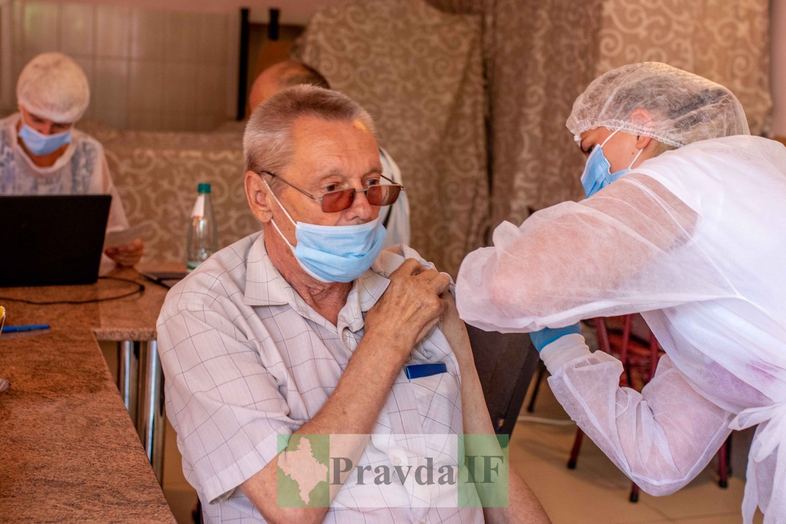 За минулу добу на Прикарпатті щеплено від COVID-19 близько 4 тисяч людей