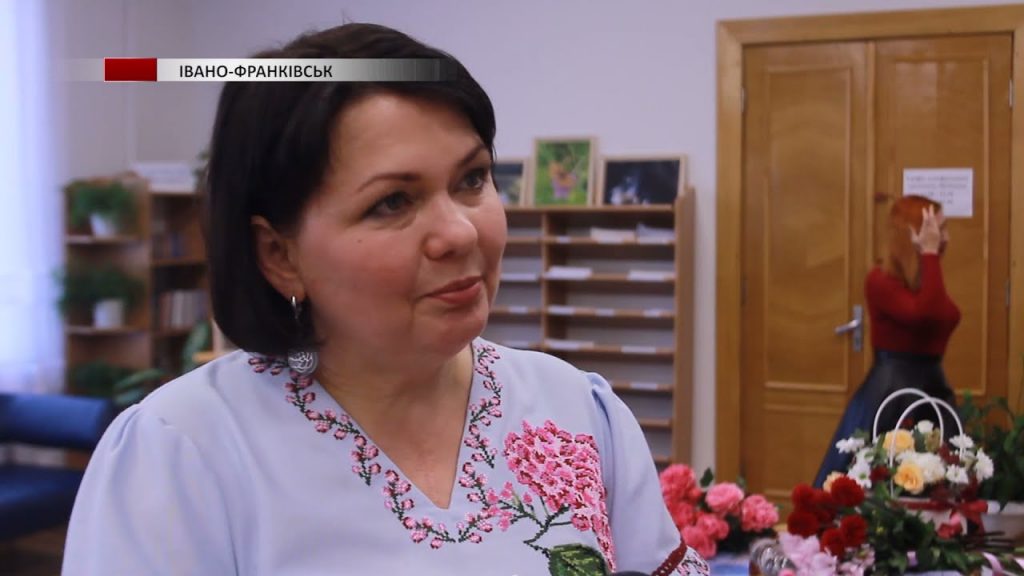 Прикарпатська письменниця презентувала три своїх видання ВІДЕО