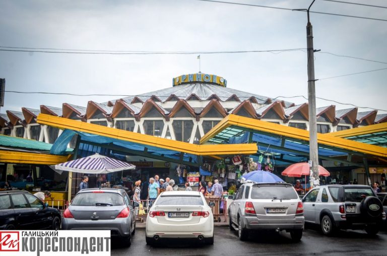 «Торговий сервіс» може заплатити Франківську три мільйони боргів за ринок