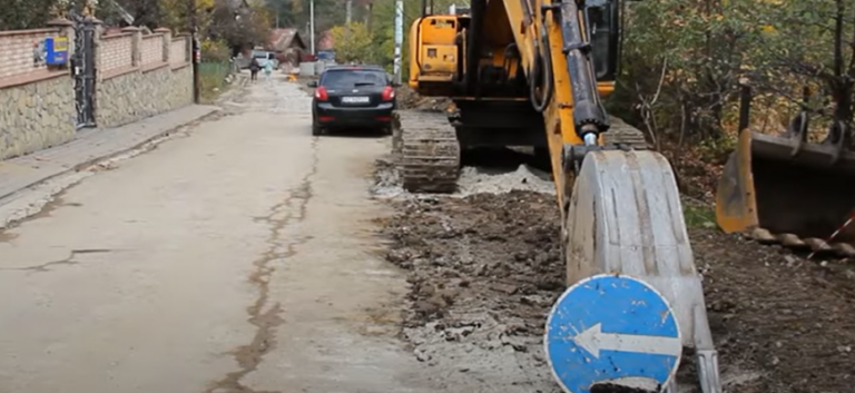 У курортному Яремче активно ремонтують дороги ВІДЕО