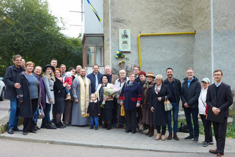 У Франківську відкрили анотаційну дошку знаному скрипковому майстру ФОТО