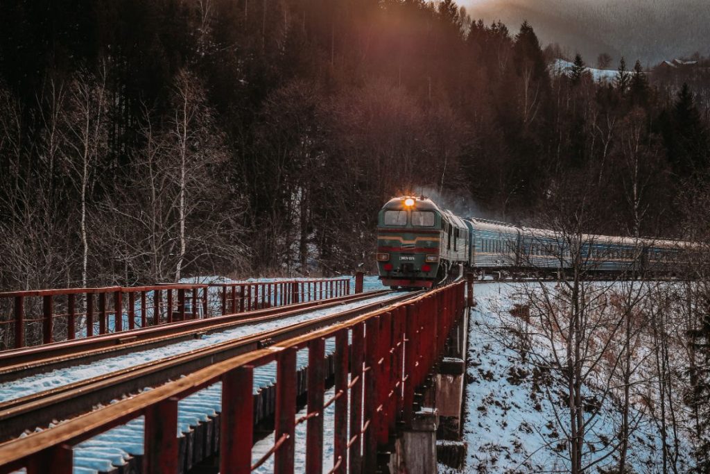 Прикарпаттям курсуватиме потяг із найдовшим в Україні маршрутом