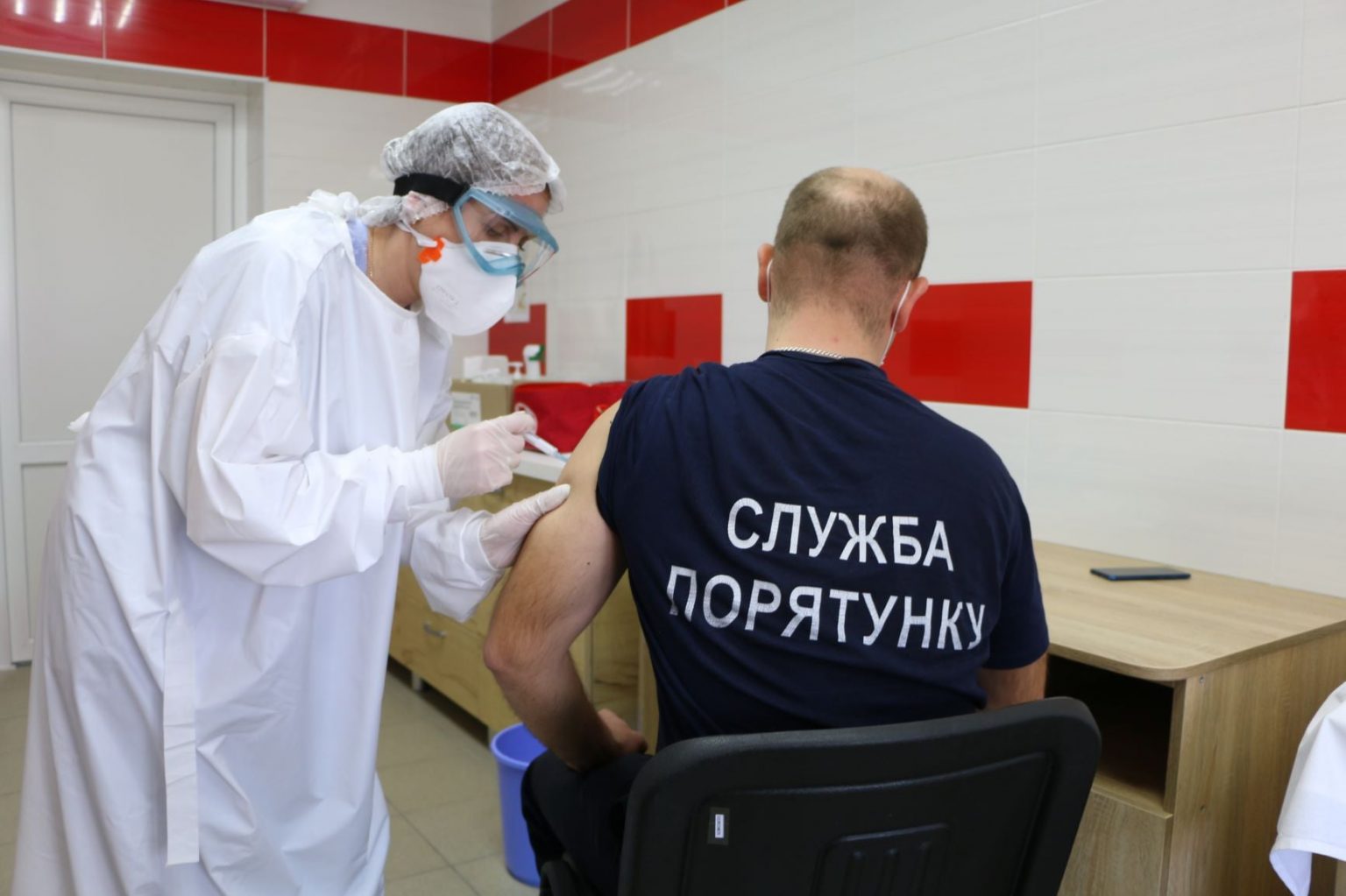 На Прикарпатті 66% рятувальників отримали дві дози вакцини від COVID-19