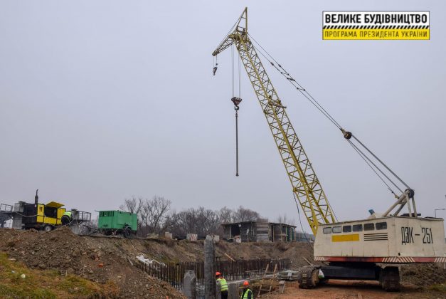 У Франківську продовжується будівництво нового моста на Пасічну