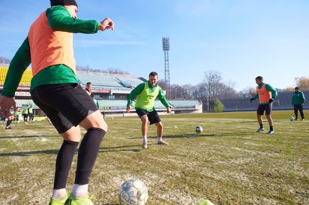 Гравці “Прикарпаття” активно готуються до недільної гри з “Оболонню” ФОТО