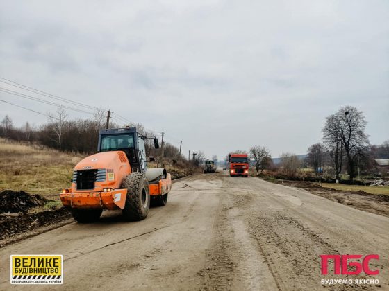 На Франківщині триває ремонт найдовшої дороги України ФОТОРЕПОРТАЖ