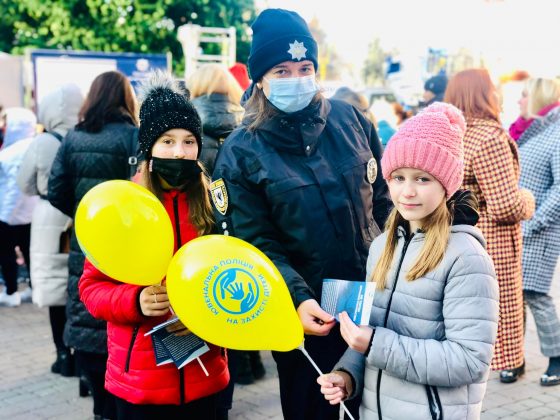 На Вічевому майдані у Франківську провели акцію проти домашнього насильства ФОТО