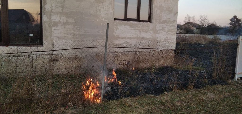 Франківські муніципали склали понад 70 протоколів на паліїв сухої трави