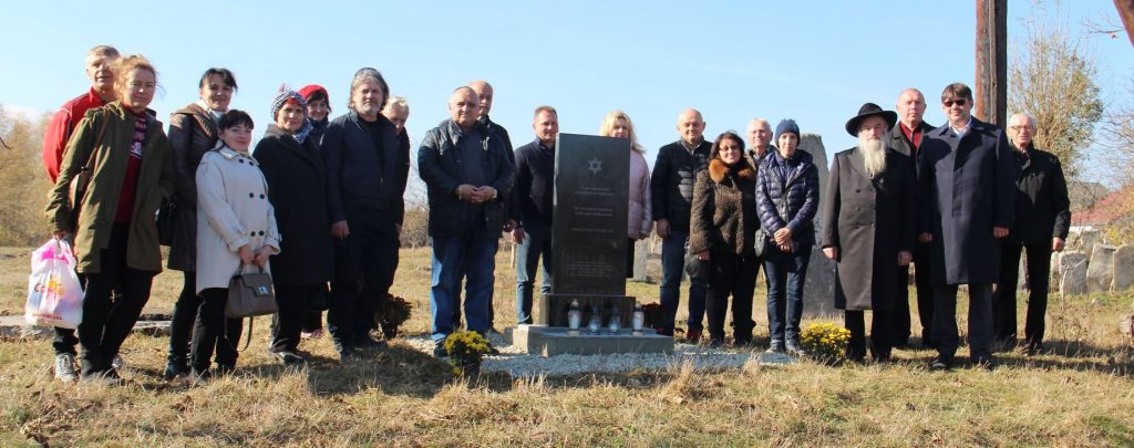 У Бурштині, на старому єврейському кладовищі, встановили пам'ятний знак ФОТО