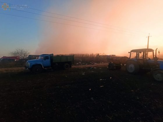 У Тлумачі вже другий день горить сміттєвий полігон ФОТОРЕПОРТАЖ