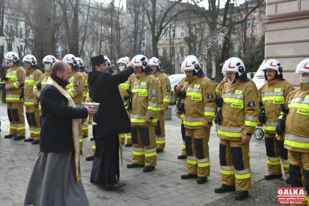 Франківські МАРСіани урочисто отримали допомогу від доброчинців ФОТО