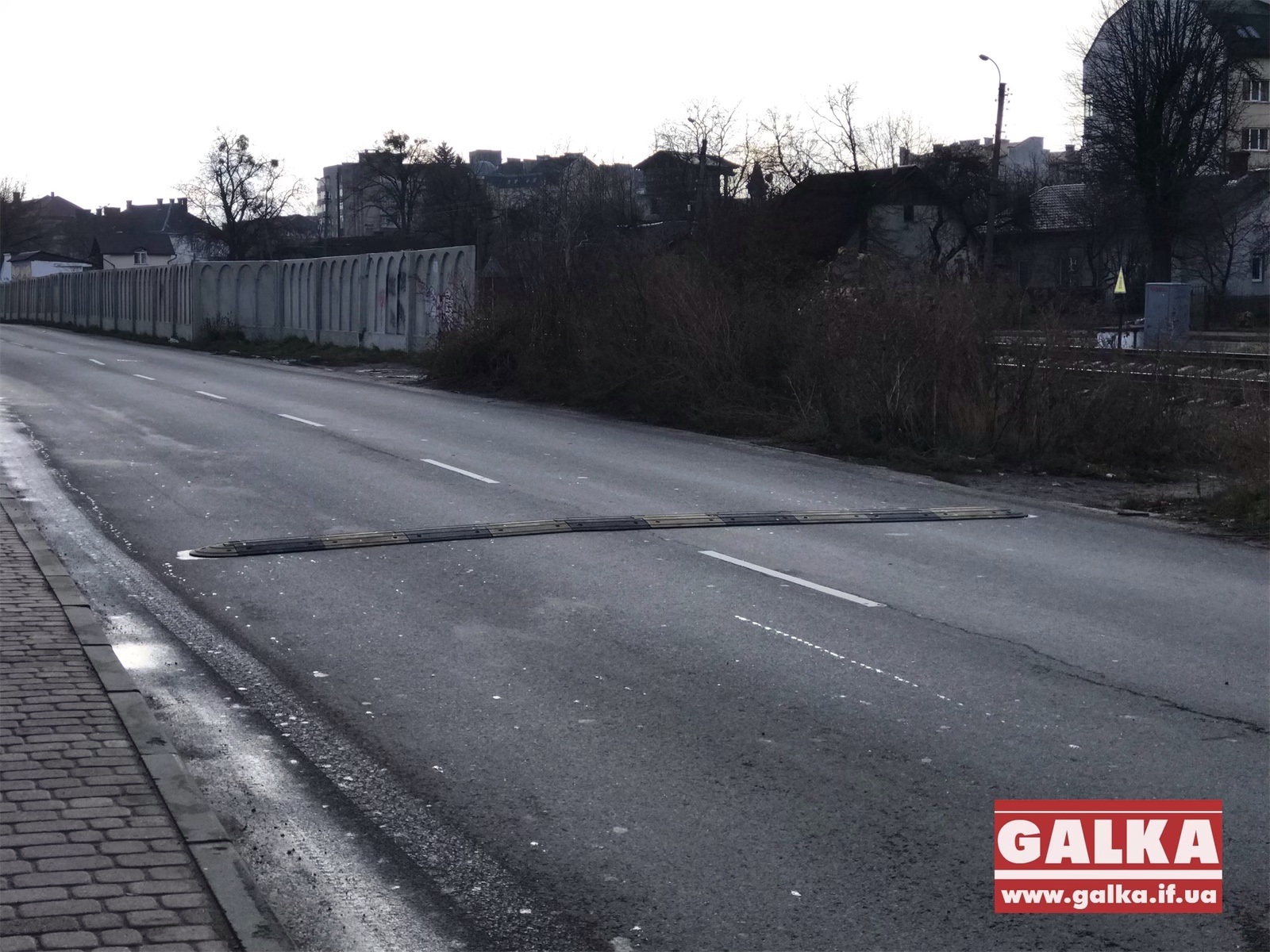 лежачі поліцейські