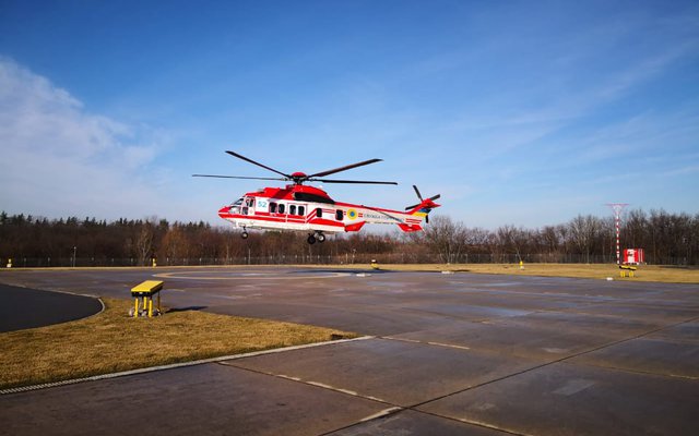 З УДО звільнили охоронців, які не збили дрон журналістів над Гутою, коли там таємно розважались Зеленський, Єрмак та інші високопосадовці