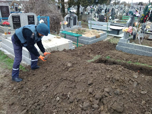 В Івано-Франківську, на старому кладовищі у мікрорайоні "Новий світ", знешкодили вибухонебезпечний предмет