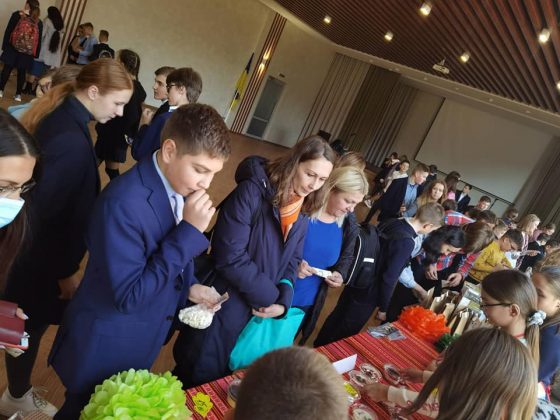 У Франківську провели благодійний ярмарок, аби зібрати кошти для реабілітації бійців АТО ФОТО