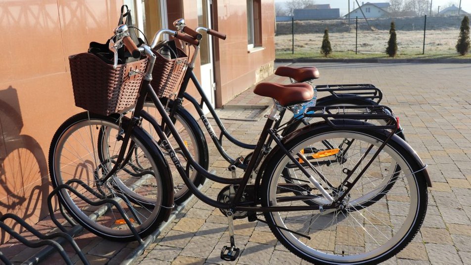 На Прикарпатті у Ямницькій громаді соцпрацівникам та поштарям купили велосипеди