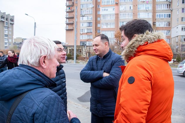 У Франківську активно будують нову тролейбусну лінію ФОТО