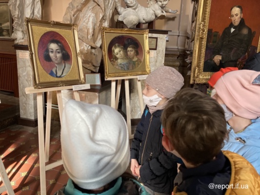 Небачений ажіотаж: чому насправді варто піти на виставку картин Шевченка у Франківську ФОТО