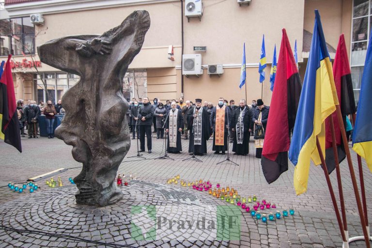 В Івано-Франківську пом'янули полеглих українських націоналістів ФОТОРЕПОРТАЖ