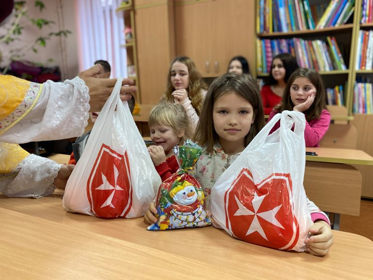 Прикарпатців закликають стати Миколаєм для дитини з інтернату ФОТО