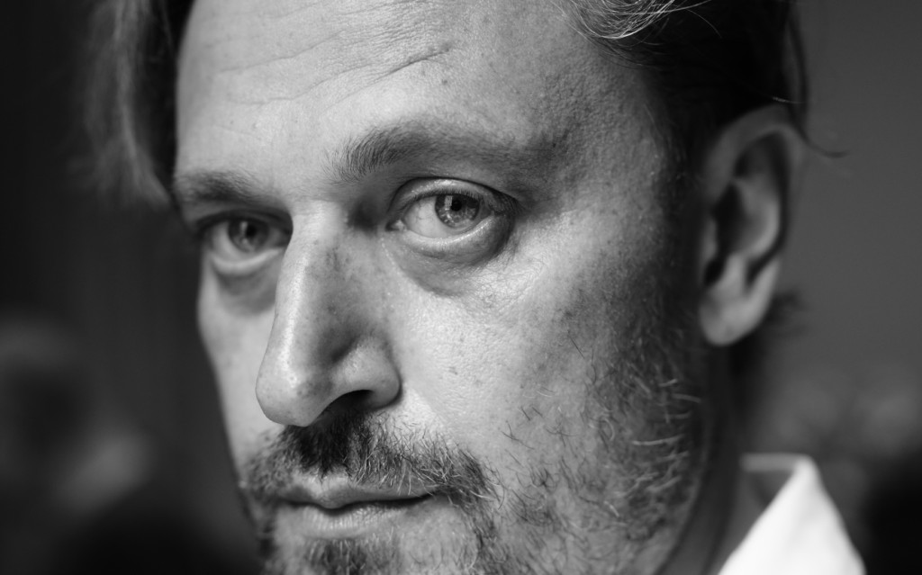 «Немає людей і суспільств, цілком стійких до маніпуляцій»: психоаналітик Юрій Прохасько про інтерпасивність, спокуси і роздільне мислення