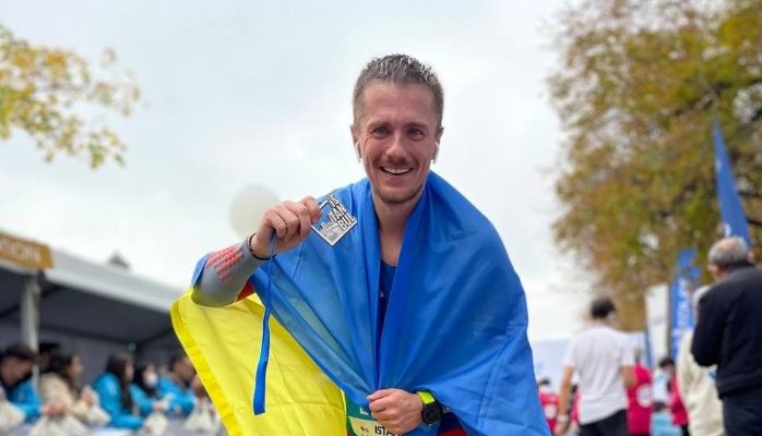 З Європи в Азію й назад: спортсмен з Франківська пробіг трансконтинентальний марафон ВІДЕО