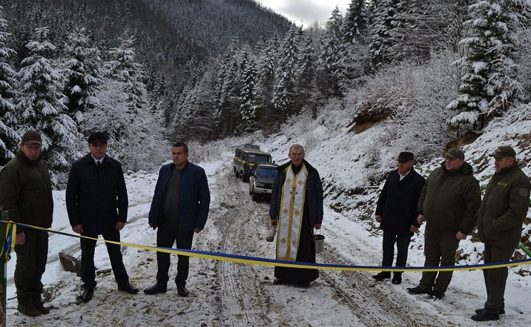 У гірському прикарпатському селі побудували лісову дорогу ФОТО