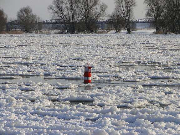 У Дністрі через танення криги може піднятися вода