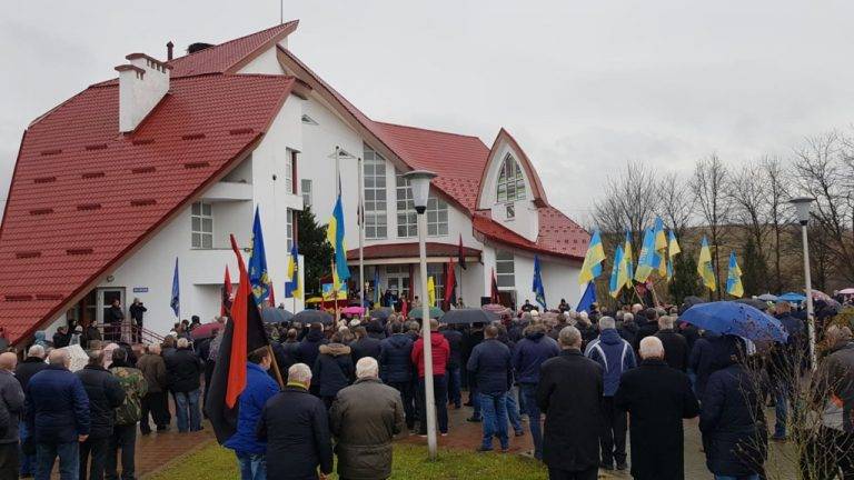 Відзначити день народження Степана Бандери можна у його рідному селі. Як доїхати?