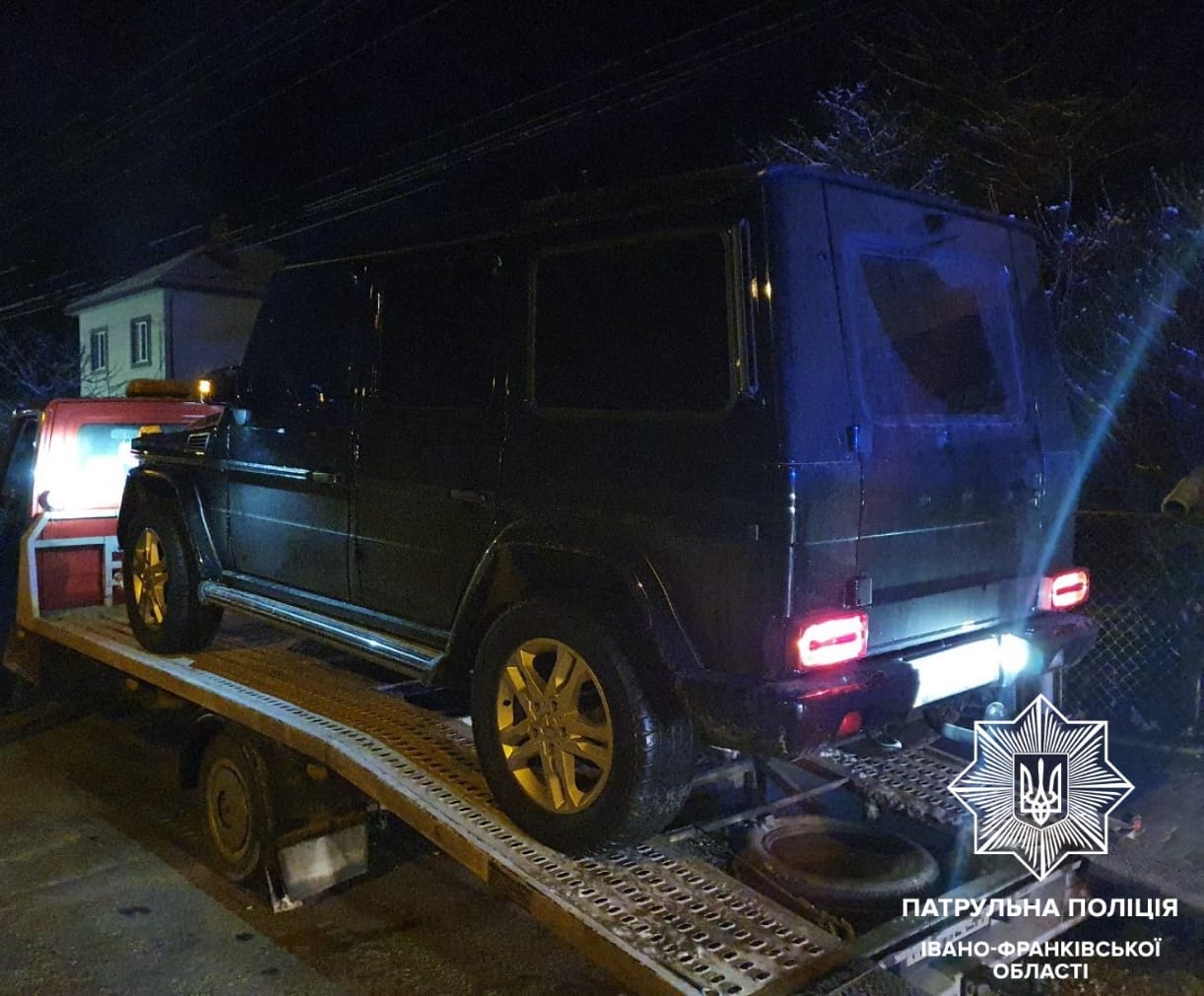 В Івано-Франківську у п'яного водія вилучили елітний Mercedes-Benz Geländewagen, через фальшиві документи