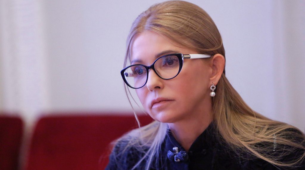 Яскравий дебют: Тимошенко у розкішному костюмі зіграла на барабанах ВІДЕО