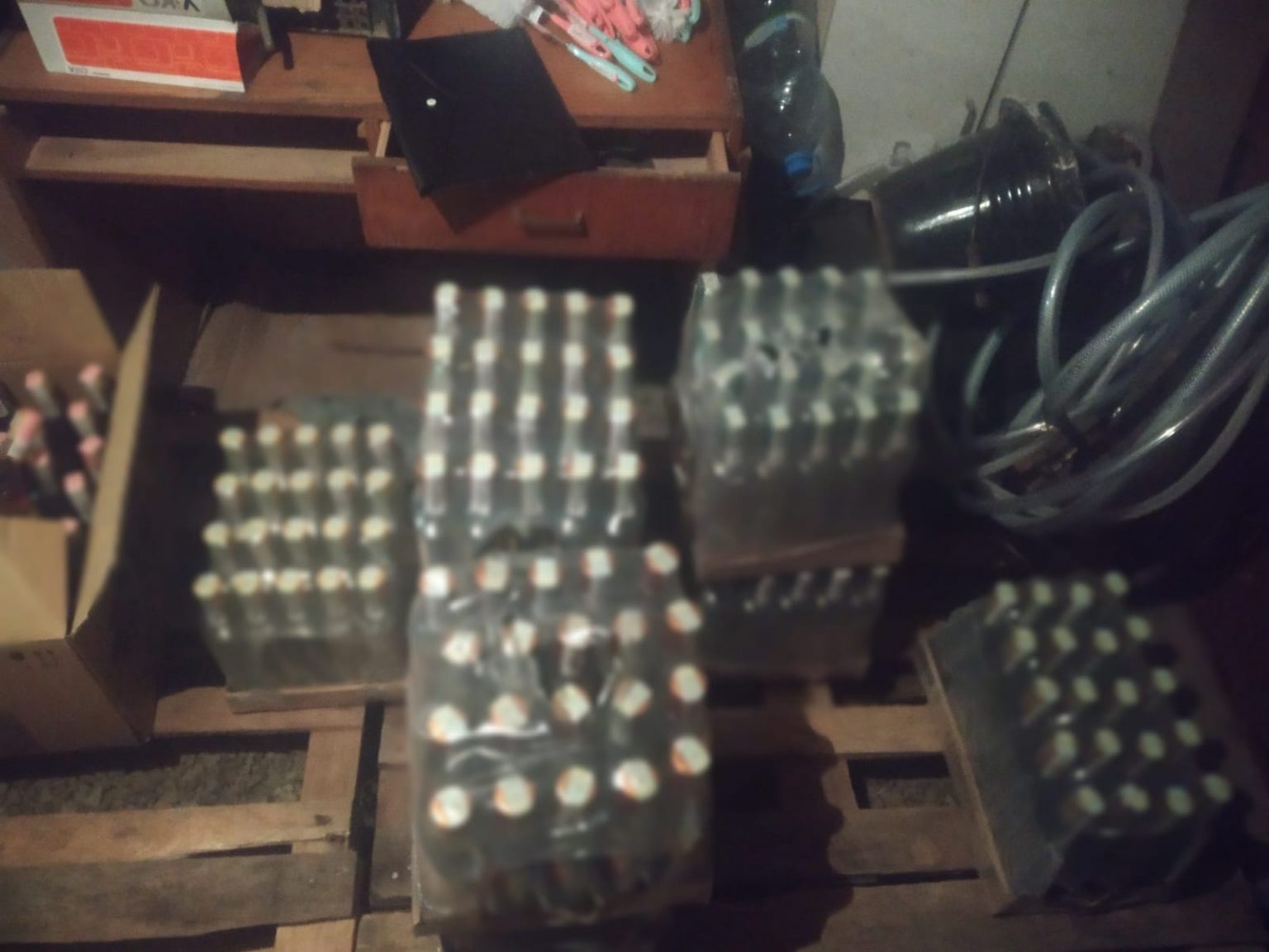 Прикарпатець виготовляв та продавав "палений" алкоголь ФОТО