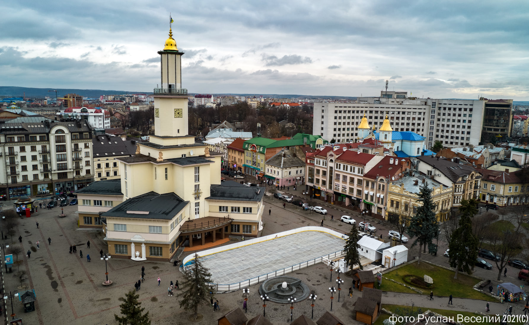 новорічних