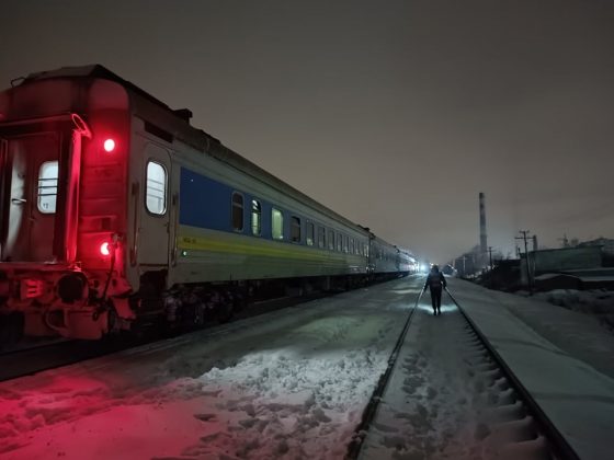 Жахлива трагедія на залізниці: поблизу Франківська потяг розтрощив "ВАЗ", тіла людей з авто деблокували рятувальники ФОТО, ВІДЕО