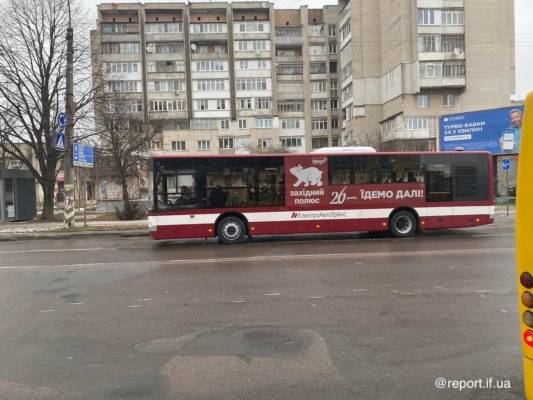 В Івано-Франківську на маршрут виїхав святковий автобус «Західний полюс» 26 ФОТО